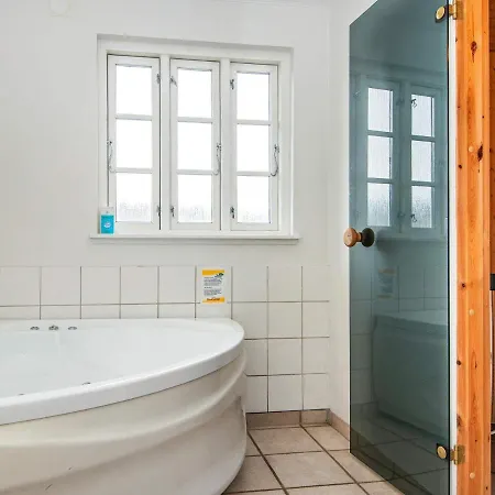 Three-bedroom In Aabenraa 6 * Lojt Kirkeby